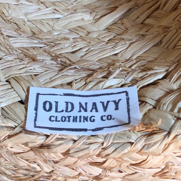 Old Navy straw hat with black bow - Picture 4 of 6